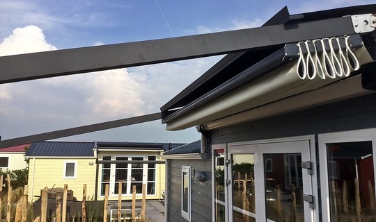 Schuifbare veranda met PVC cover.