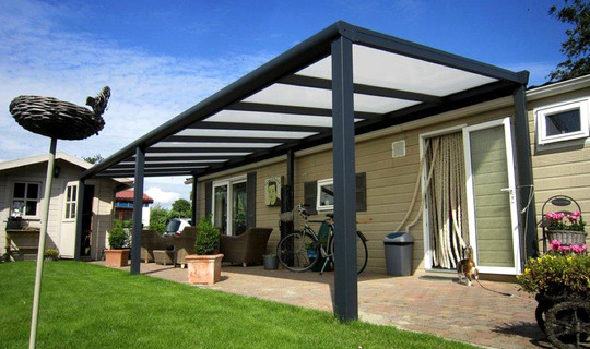 Veranda Chalet Zeeland - Vrijstaande Veranda aan chalet gemonteerd.