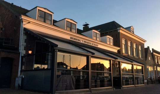 Horeca veranda glazen schuifwanden 