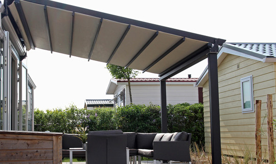 Terrasoverkappingen waterdicht voor chalet met PVC doek 